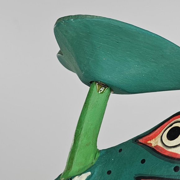 Vintage Wood Carved Frog Leaf Umbrella Folk Art Hand Painted - Picture 10 of 10